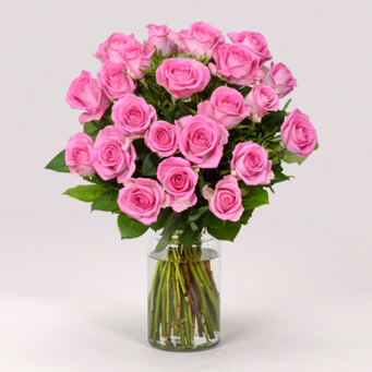 Rosa Rosenstrauß mit Vase